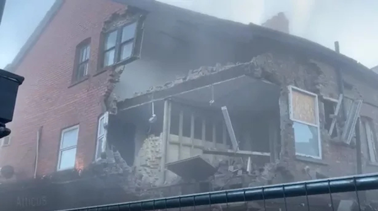 Former Bar Collapses in Hale Village – A Dramatic Turn of Events